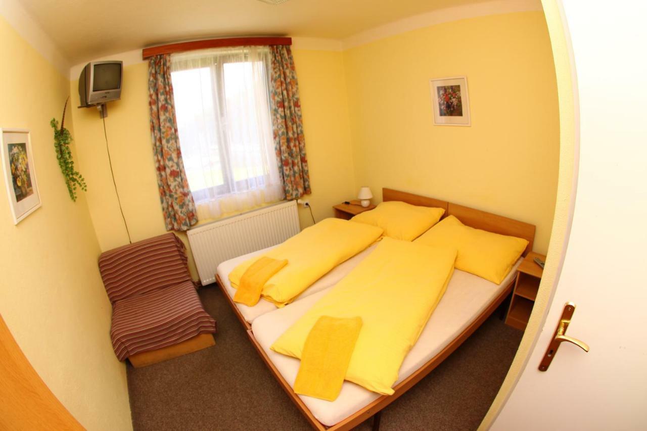 Yacht Club Barrandov Hotel Kožlí u Orlíka Eksteriør billede