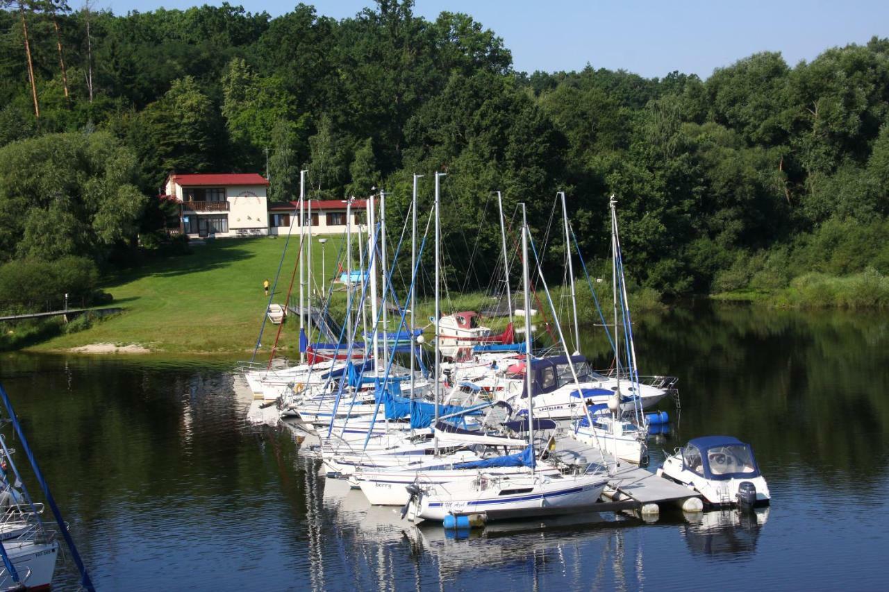 Yacht Club Barrandov Hotel Kožlí u Orlíka Eksteriør billede