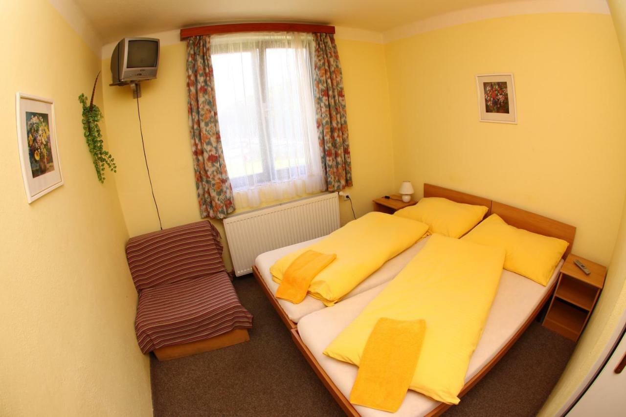 Yacht Club Barrandov Hotel Kožlí u Orlíka Eksteriør billede